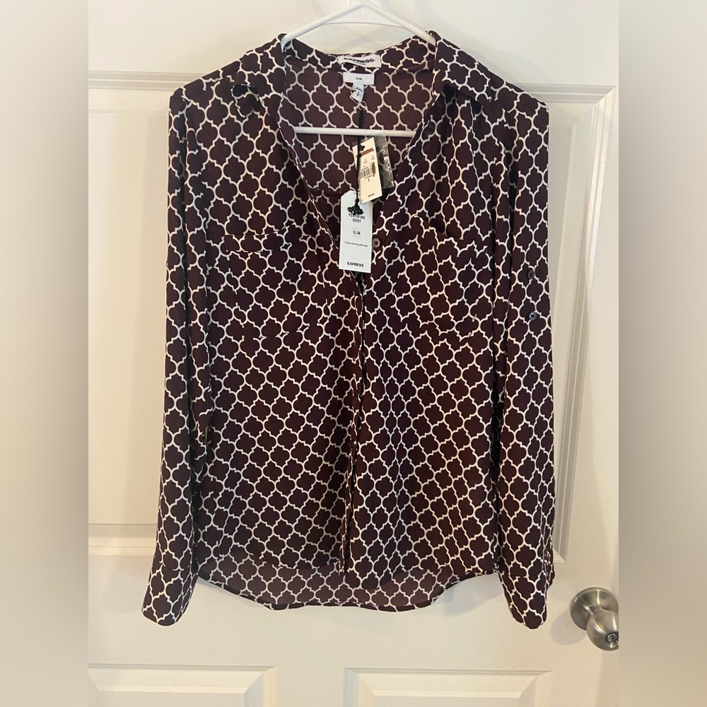 NWT slim small Express button down blouse